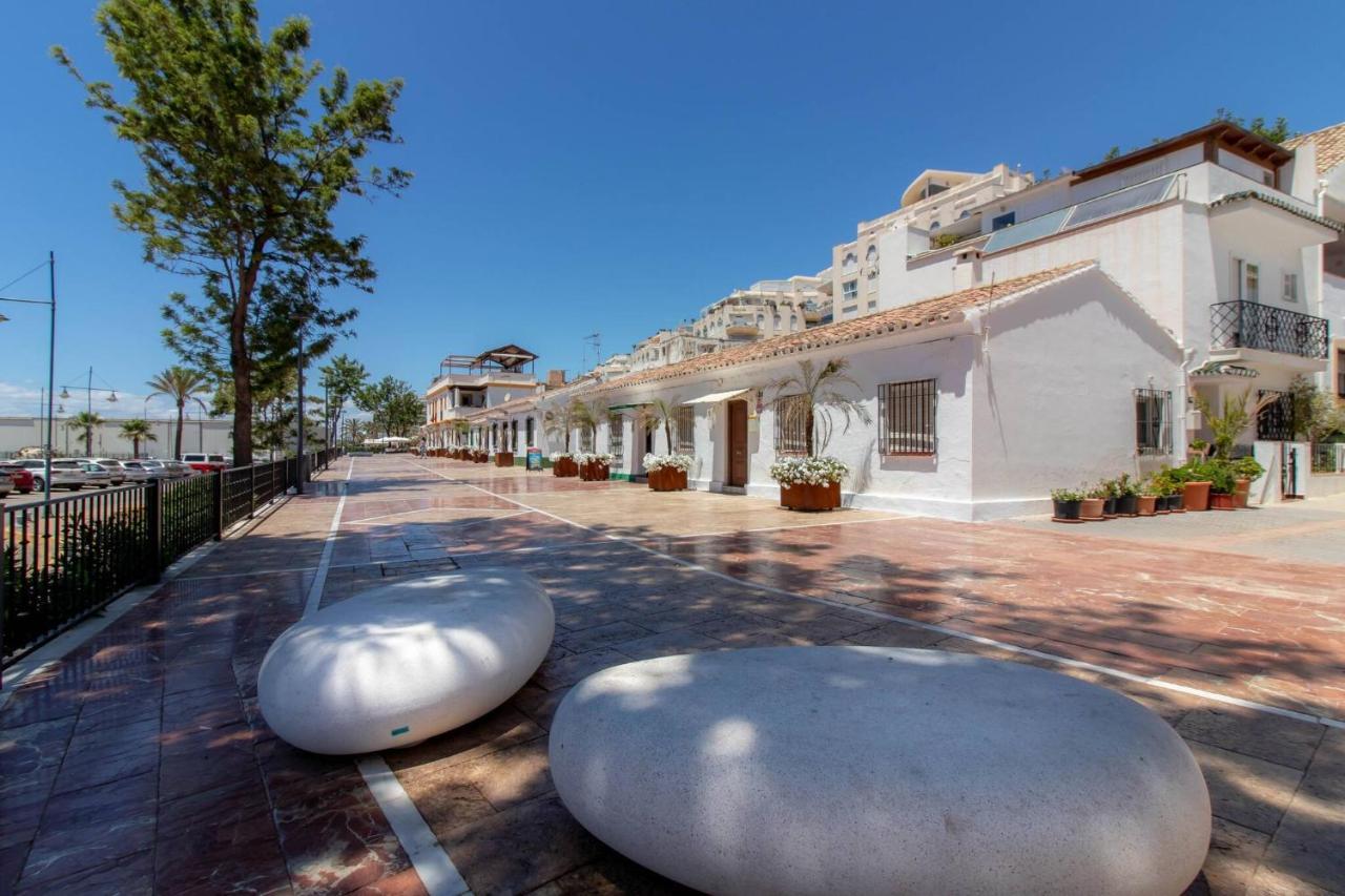 Room In Guest Room - Private Room In The Fishing Port Of Marbella Exterior photo